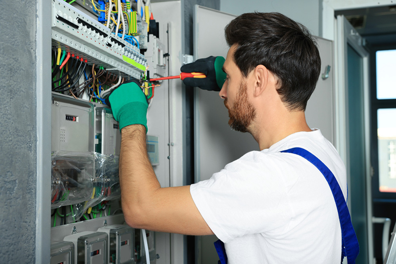 Nieder­spannungs­anlagen bei Elektro Petrat / Dominic Petrat e.K. in Obertshausen