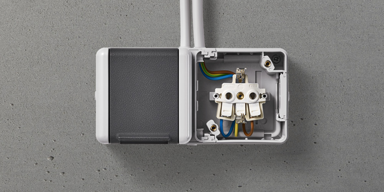 Doppelsteckdose mit Trennsteg bei Elektro Petrat / Dominic Petrat e.K. in Obertshausen